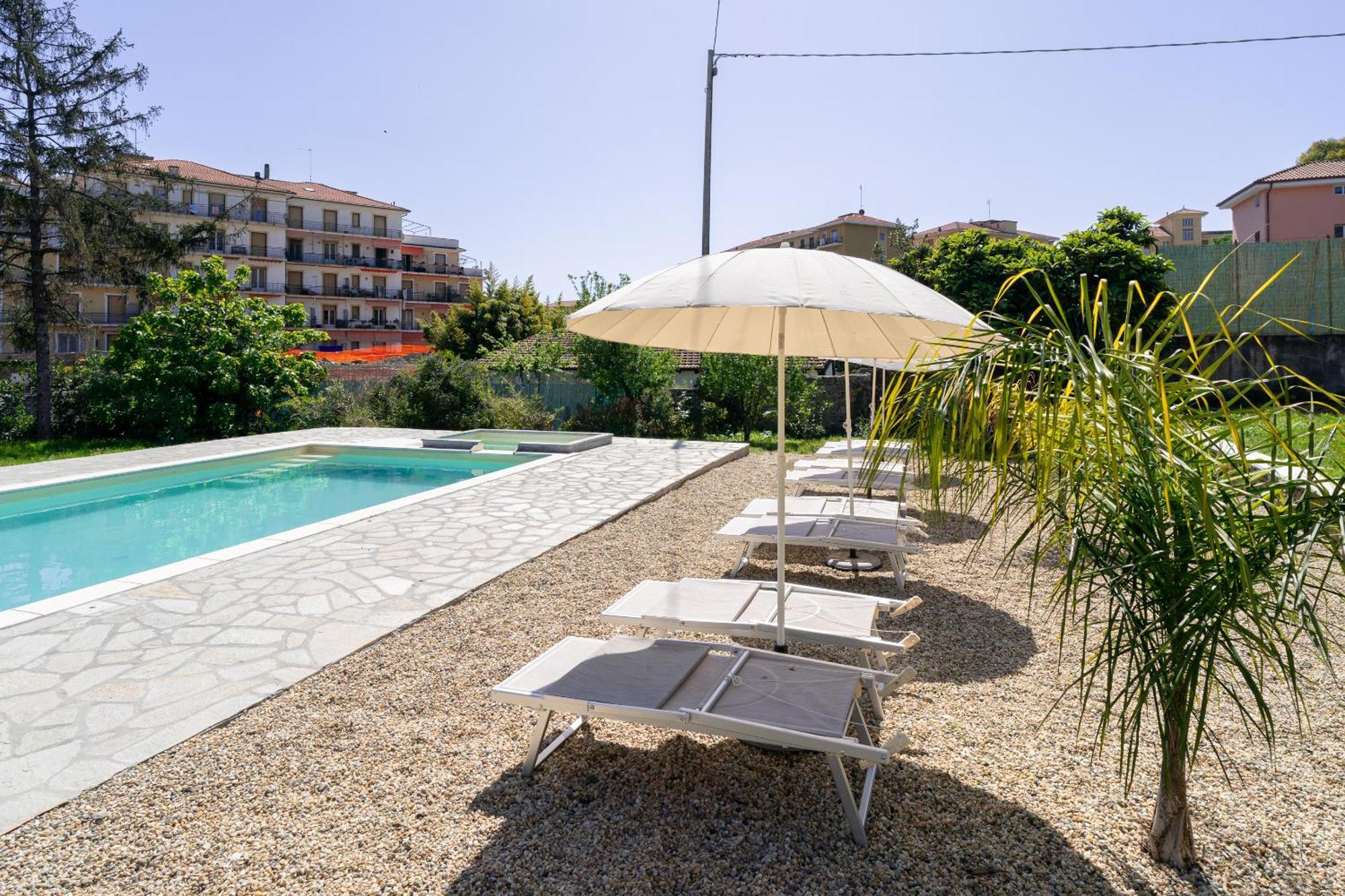 Il Gattino Di Porto - Apt 1 - Monolocale Veranda Piscina Imperia Bagian luar foto
