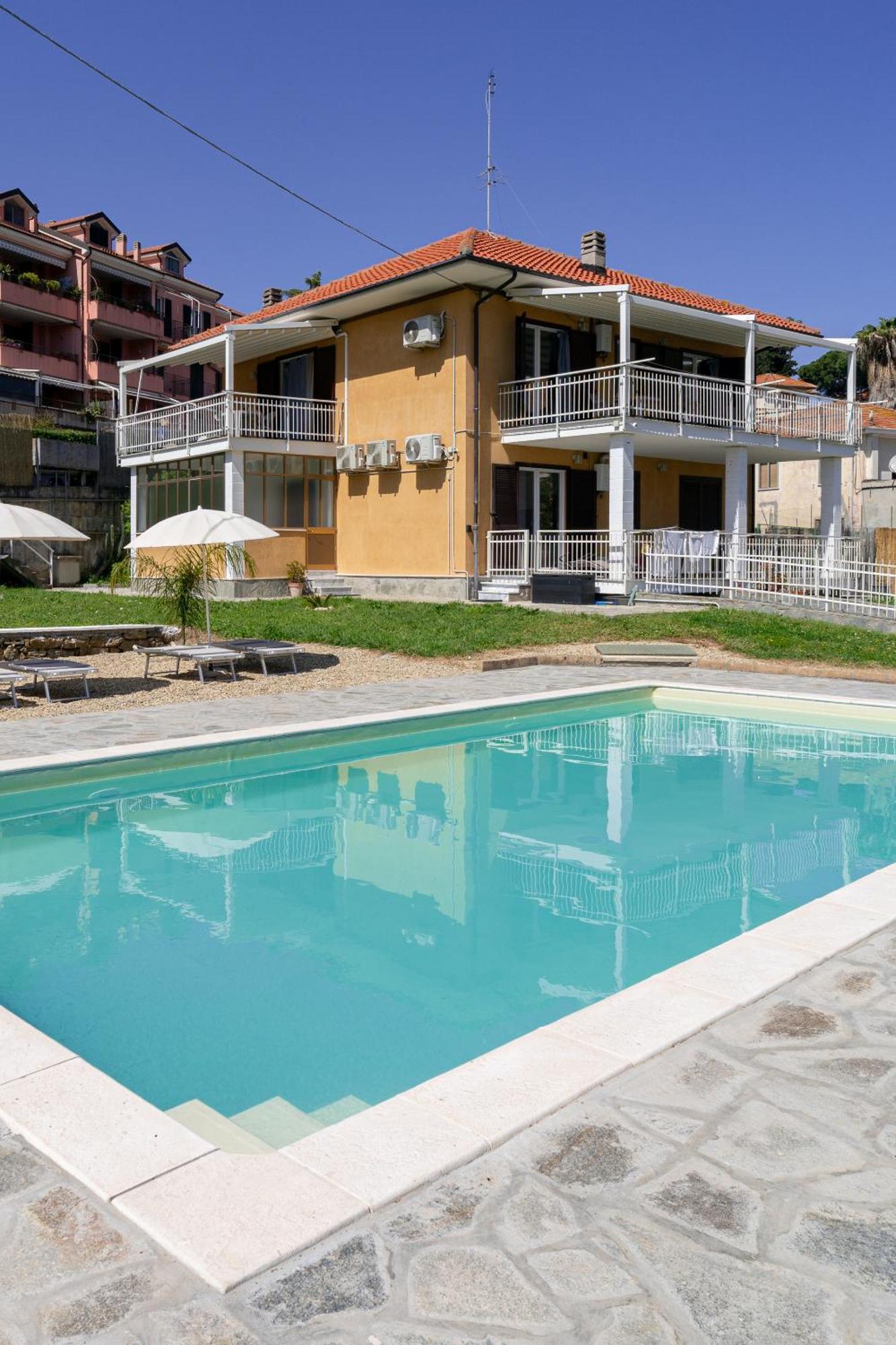 Il Gattino Di Porto - Apt 1 - Monolocale Veranda Piscina Imperia Bagian luar foto